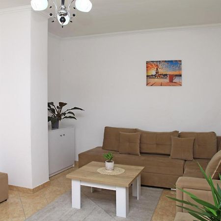 Beautiful Apartment At Port Side! Durres Exterior photo