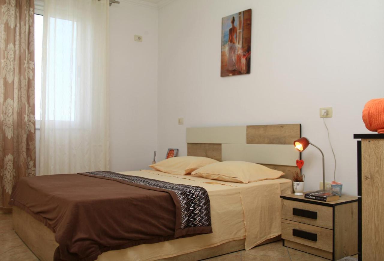Beautiful Apartment At Port Side! Durres Exterior photo
